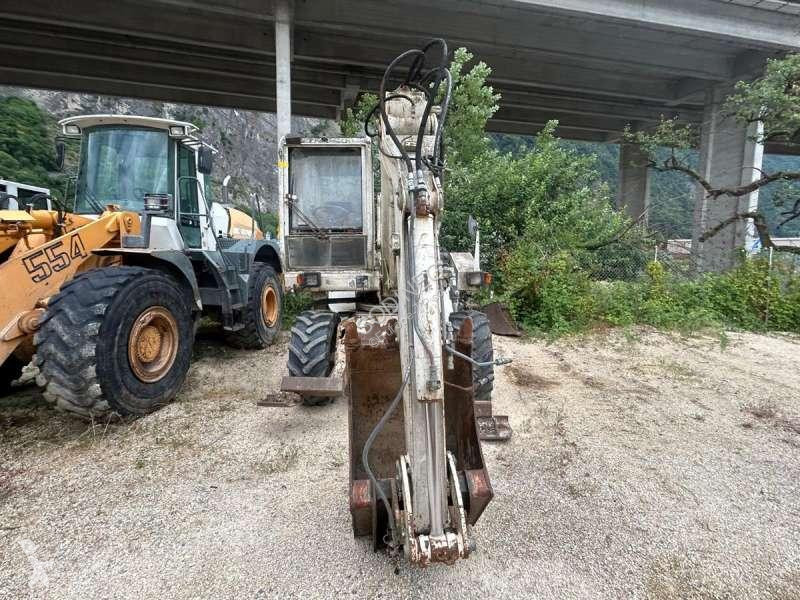 Excavator Mecalac  8CXI