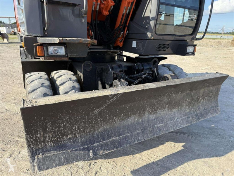 Escavadora Hitachi 140 W
