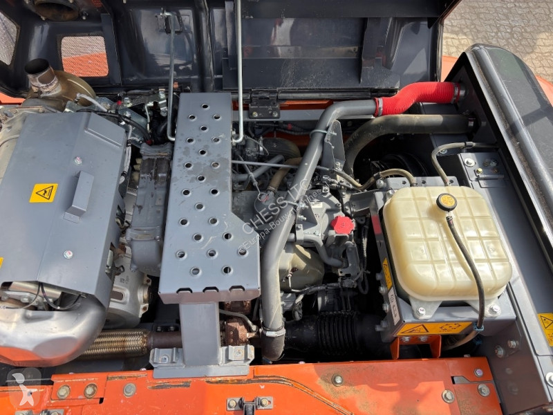 Escavadora Hitachi LC-6