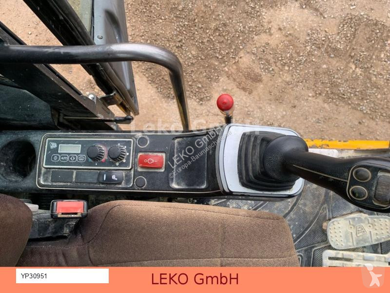 Escavatore JCB