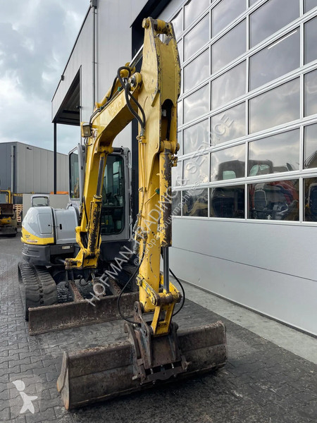 Excavator New Holland 2