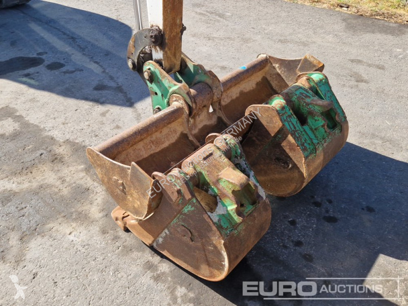 Escavadora Bobcat E27Z