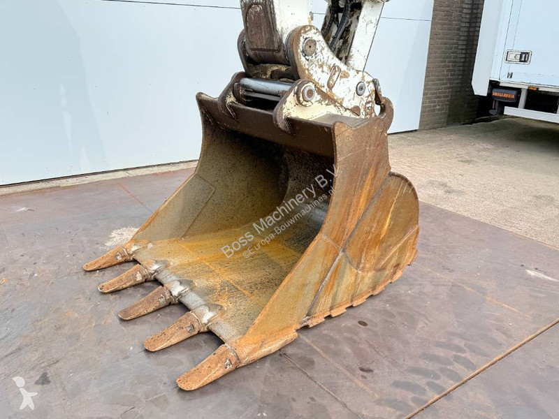 جرافة Liebherr R906LC - Weight System / Triple...