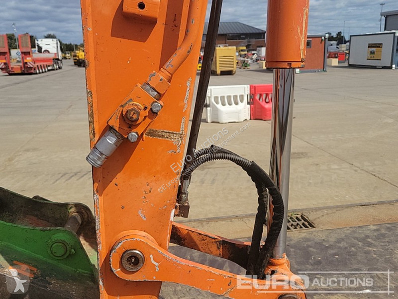 Escavatore Hitachi B-6