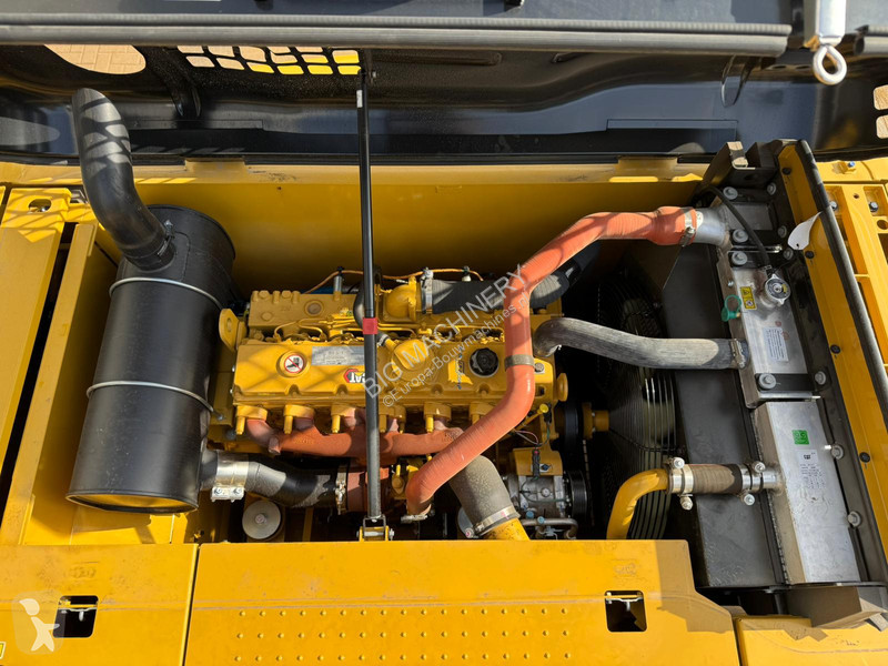 Excavadora Caterpillar 3
