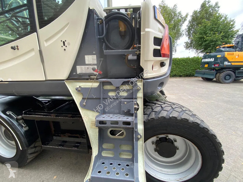 Excavator Terex