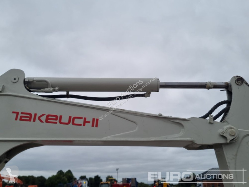 Escavadora Takeuchi TB150C