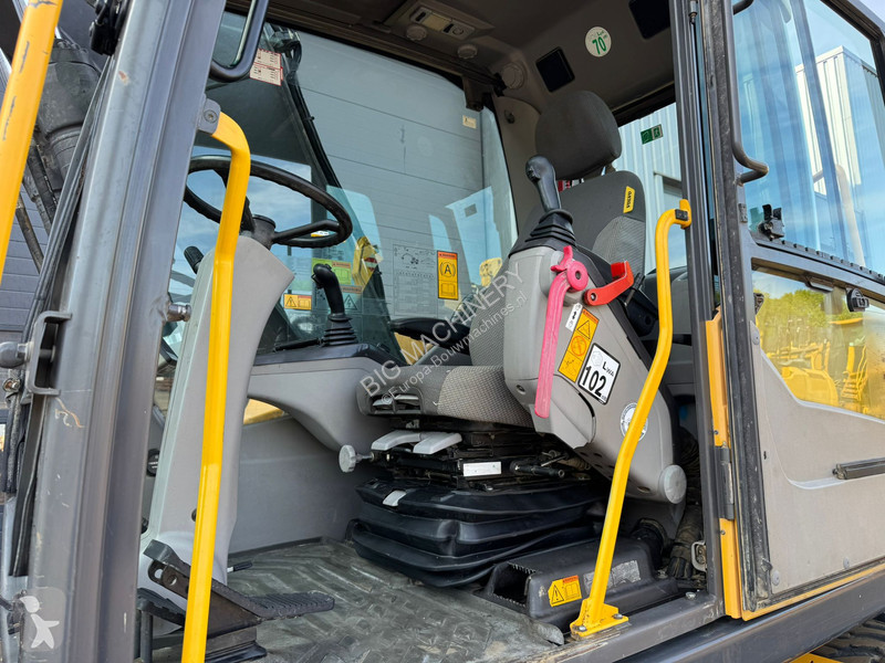 Excavadora Volvo