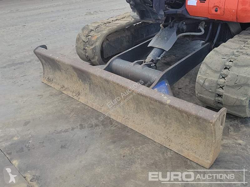 Lopatový nakládač Kubota U48-4