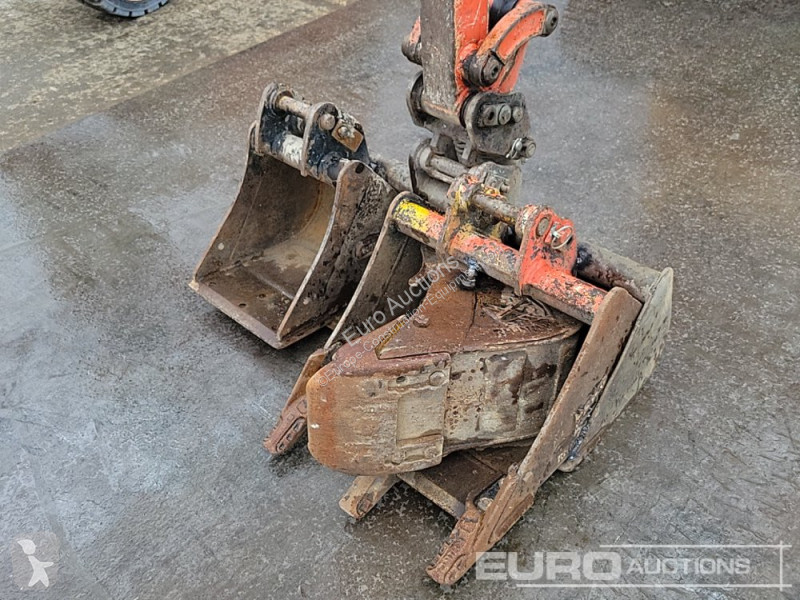 Lopatový nakládač Kubota KX015-4