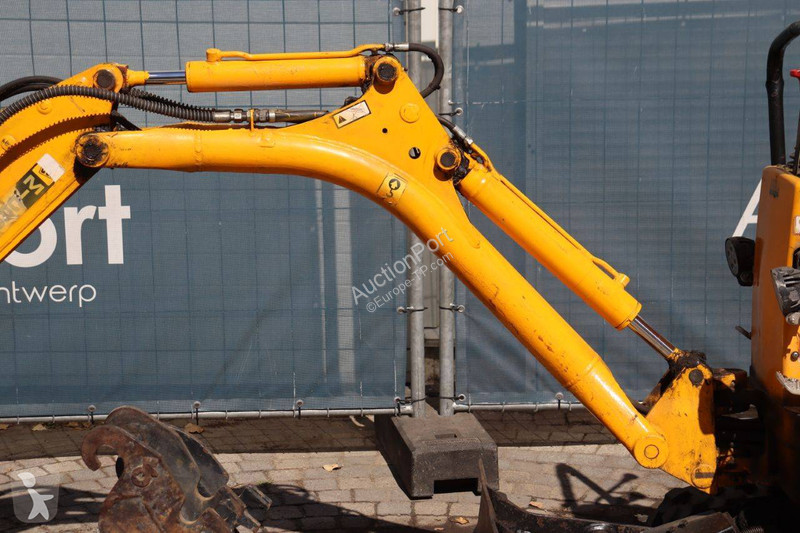 جرافة JCB