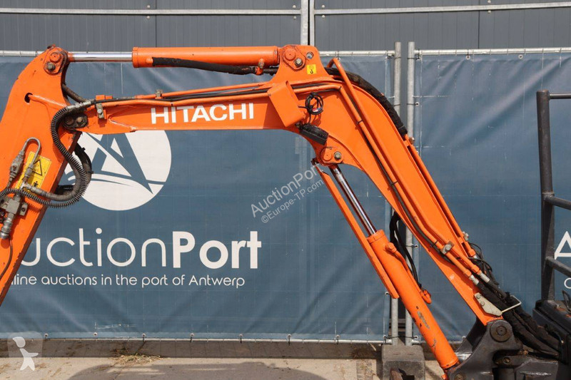 Escavatore Hitachi ZX17U