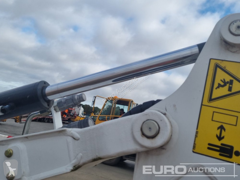 Lopatový nakládač Bobcat E19