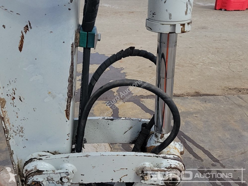 Escavadora Takeuchi TB240