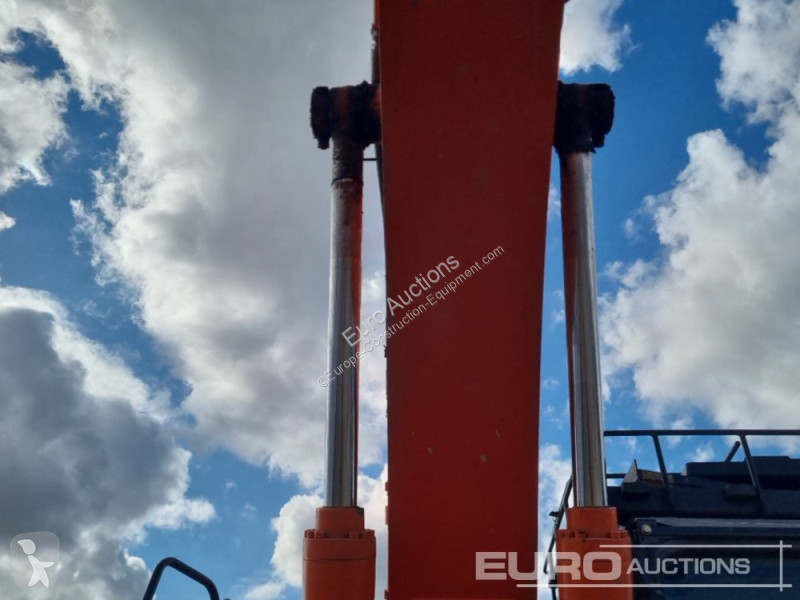 Escavadora Hitachi -6