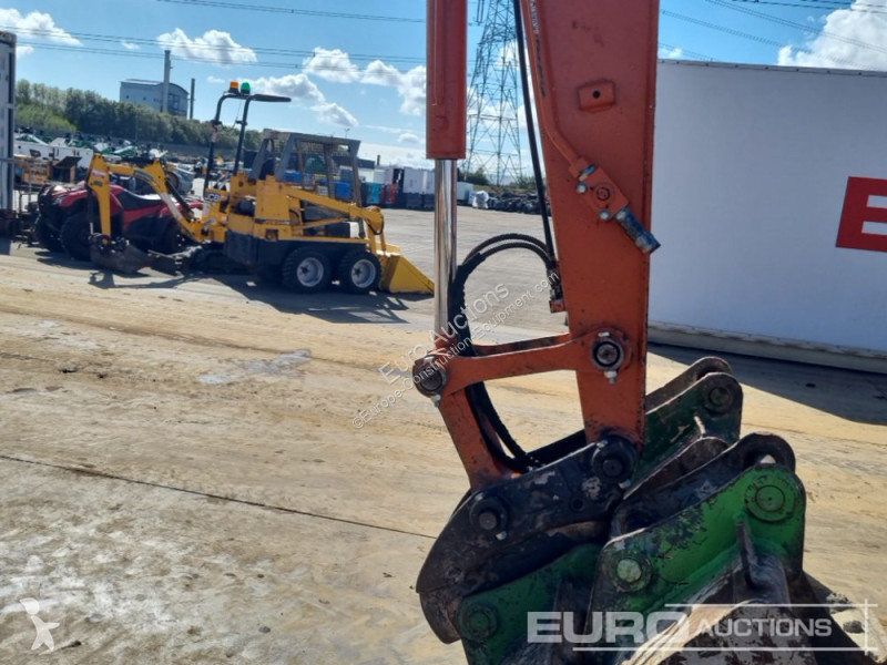 Escavatore Hitachi B-6