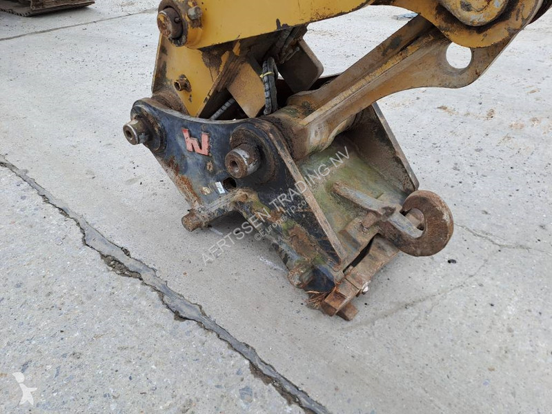 Excavadora Caterpillar UHD