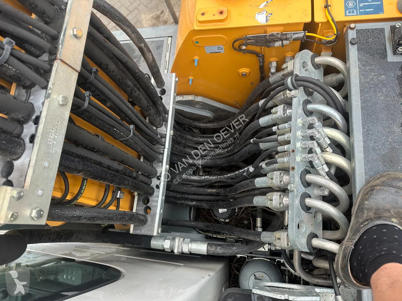 Escavadora Liebherr A