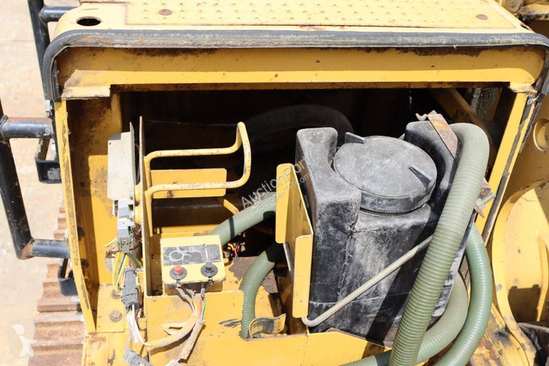جرافة Caterpillar UHD