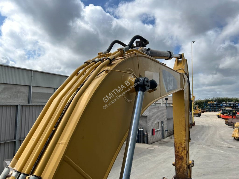 Excavator Caterpillar L