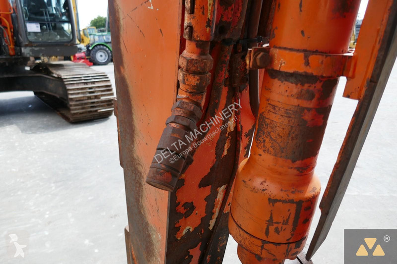 Lopatový nakládač Hitachi Long reach
