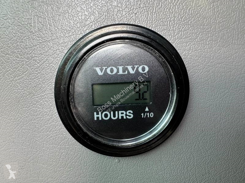 Escavadora Volvo EC220D - EW / UUSED / 2025 Model