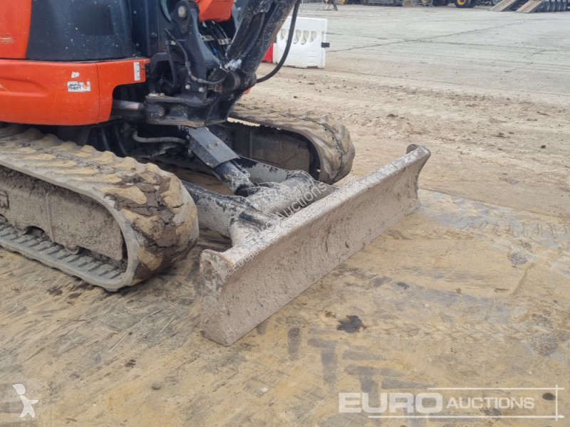 Lopatový nakládač Kubota U48-4