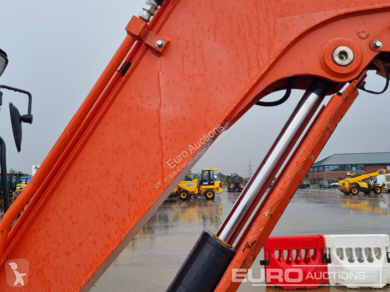 Lopatový nakládač Kubota U48-4