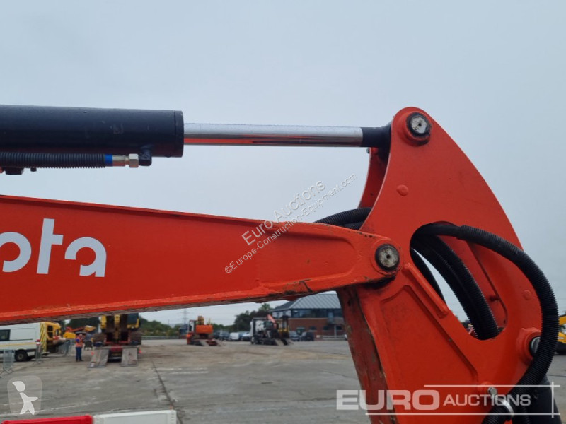 Lopatový nakládač Kubota KX027-4
