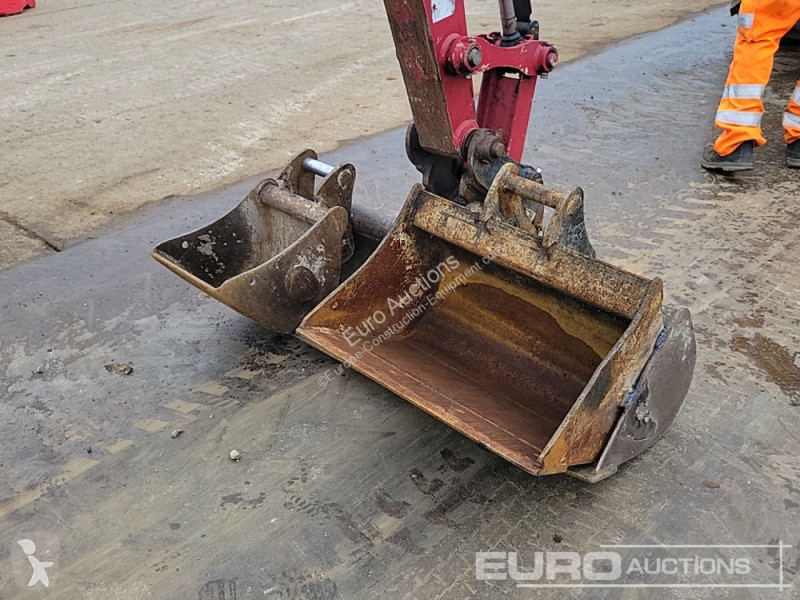 Lopatový nakládač Yanmar SV26