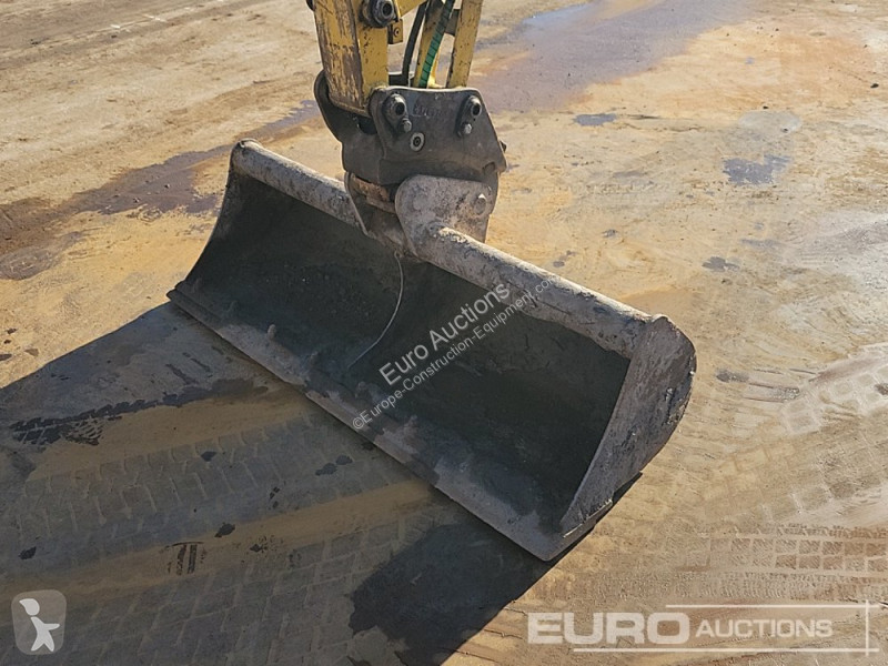 Lopatový nakládač Komatsu PC26MR-3