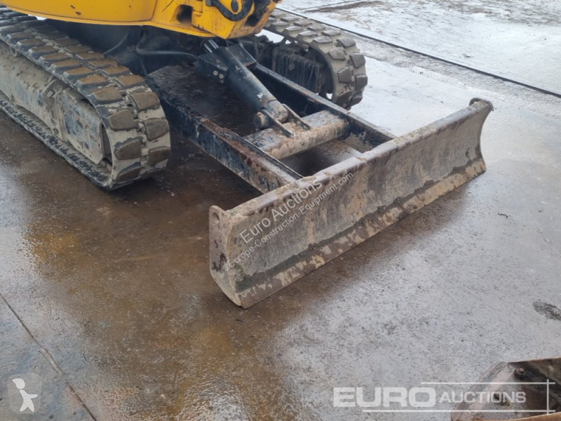Lopatový nakládač JCB