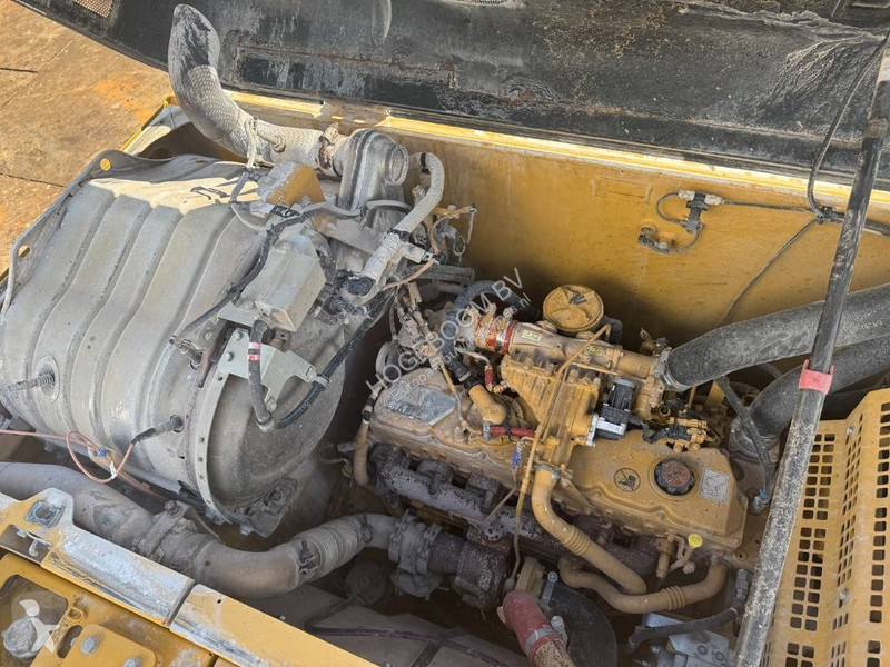 Escavadora Caterpillar