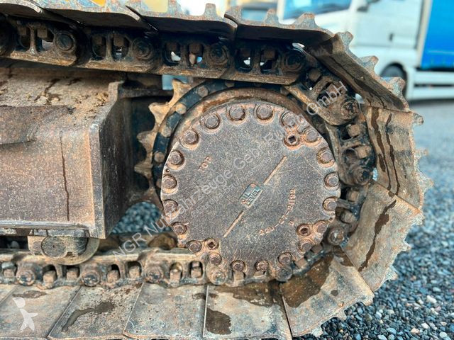 Rýpadlo Komatsu 23200 Kg 107 Kw