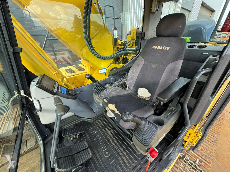 جرافة Komatsu