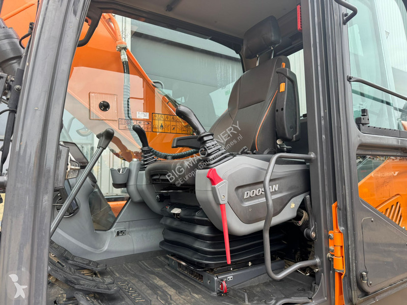 Rýpadlo Doosan 7