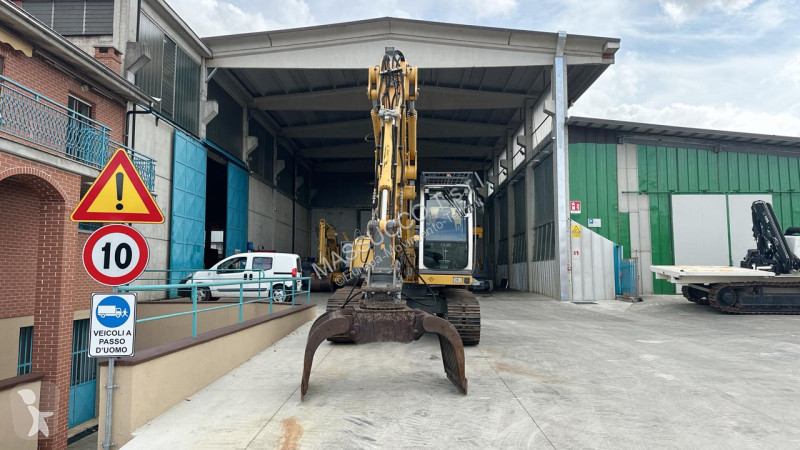 جرافة Liebherr R317