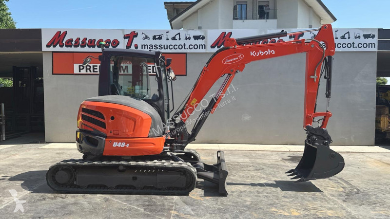 جرافة Kubota U48-4