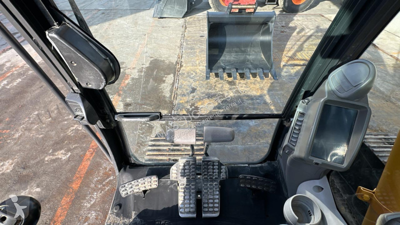 Rýpadlo Hitachi X250LCN-5B