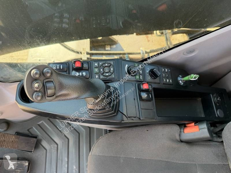 Lopatový nakládač Volvo EW240EMH