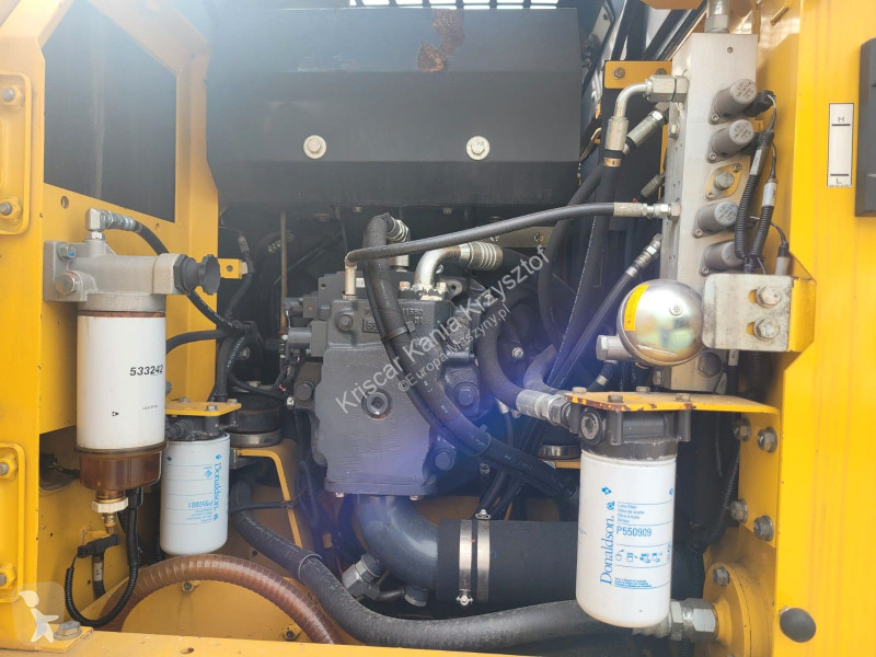 Lopatový nakládač Komatsu - 8 A/C 3 ARMS