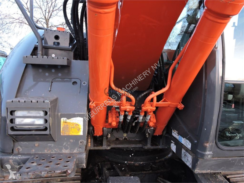 جرافة Hitachi ZX135