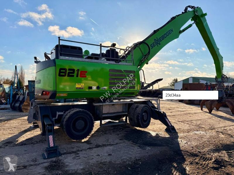 Lopatový nakládač Sennebogen 821