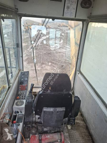 جرافة Komatsu 1400-1