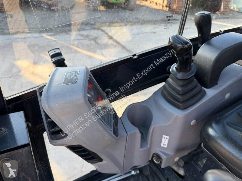 Lopatový nakládač Kubota KX016-4