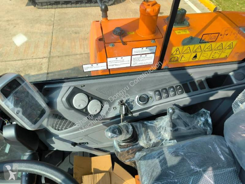 Lopatový nakládač Develon DX60W ECO