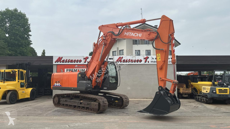 Escavatore Hitachi