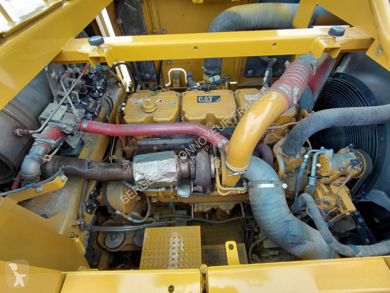 Rýpadlo Caterpillar 390F