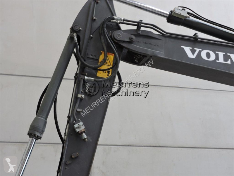 جرافة Volvo