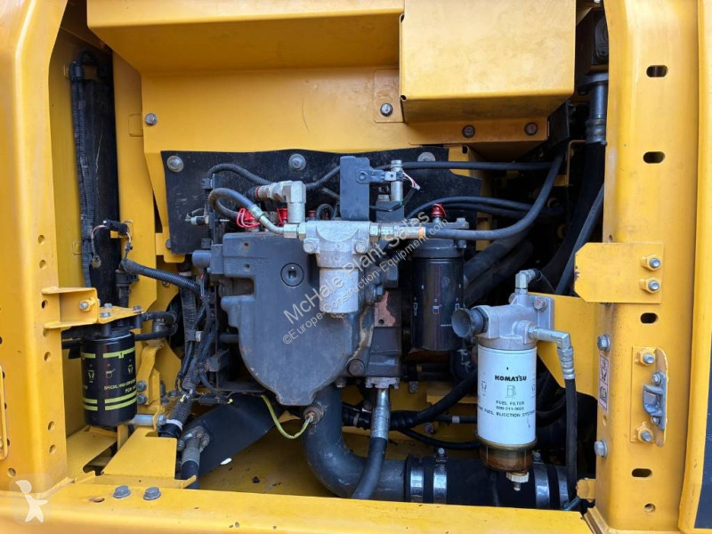 جرافة Komatsu LC11